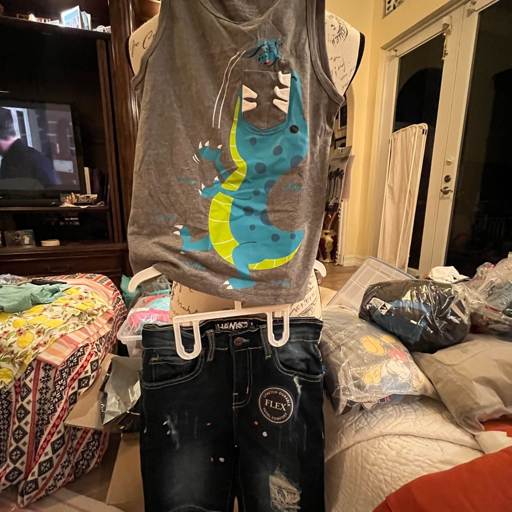 Vans Gray and Blue Graphic Tank Top and shorts